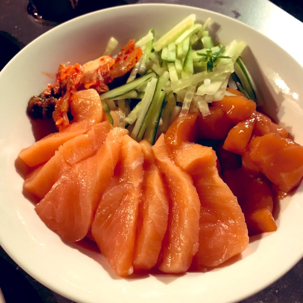 T&Tで購入したサーモンの刺身で作ったサーモン丼